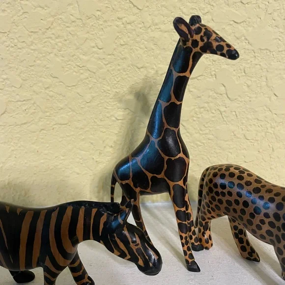 Handcrafted Animal Figurines Set - Picture 3 of 6